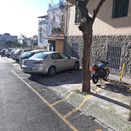 Vomero House With Free Parking 410 Cm ナポリ エクステリア 写真